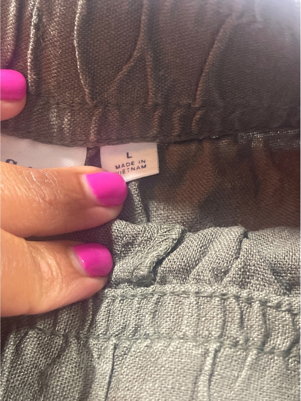 Women’s Size Large Gap pull-on utility shorts - Picture 3 of 4